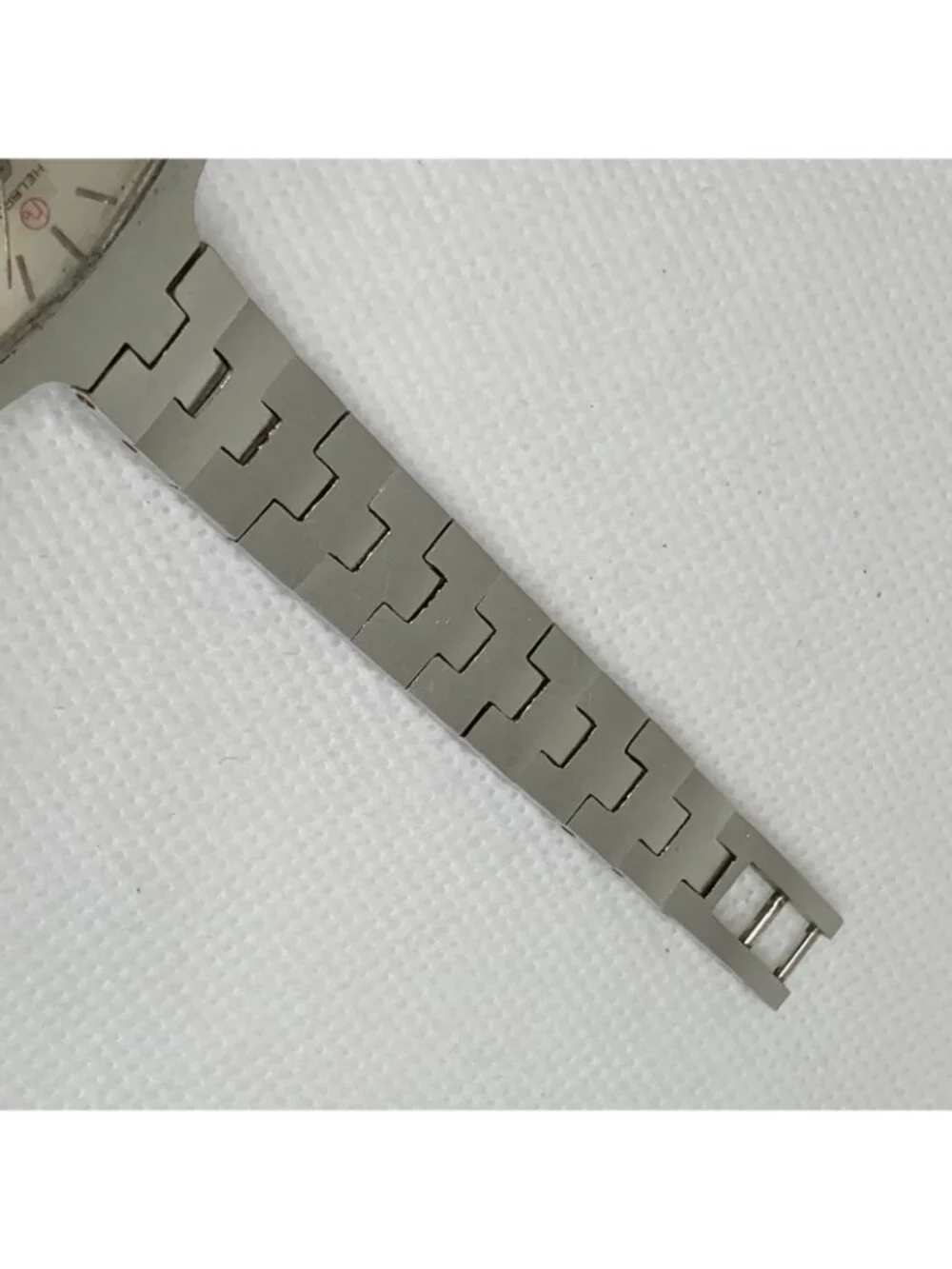 Vintage Helbros Electronic women's watch silver tone 29mm bracelet 6.5” running